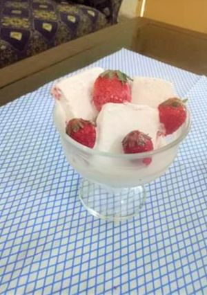A picture of Strawberry 🍓Ice cream🍨.