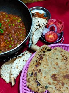 મટર પનીર (Matar paneer recipe in Gujarati) રેસીપી મુખ્ય ફોટો