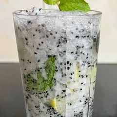 A picture of Dragon Fruit Mojito.
