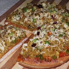 A picture of Quick masala maggi pizza.