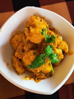 নিরামিষ আলুর দম (niramish aloor dum recipe in bengali) রেসিপির প্রধান ছবি