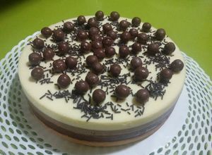 Foto principal de Tarta tres chocolates con thermomix
