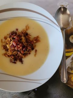 Sültkrumpli-krémleves recept fotója