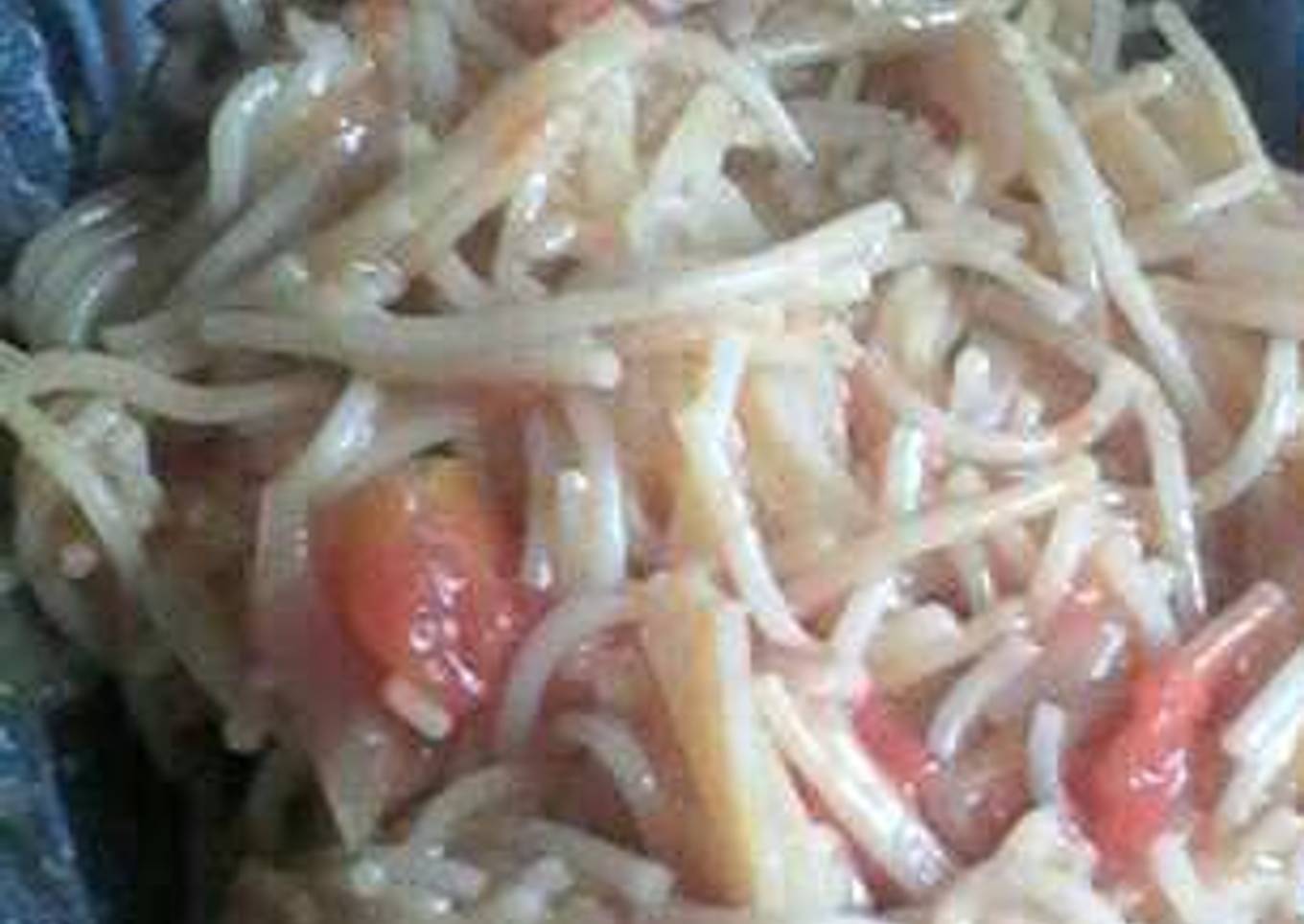Tomatoes spaghetti