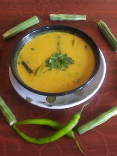 સરગવા ની કઢી (Saragva Kadhi Recipe In Gujarati) રેસીપી મુખ્ય ફોટો