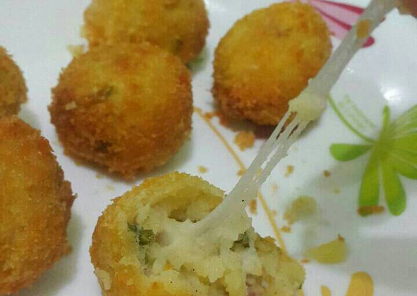 Mozarella Mashed Potato Balls  (perkedel mozarella)