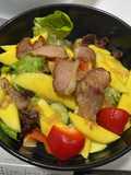 Smoked Duck Mango Salad dengan Sweet Onion Dressing