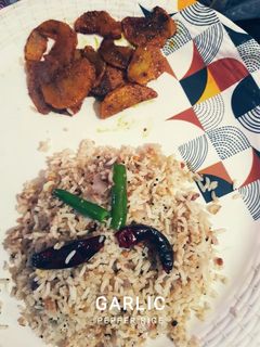 பூண்டு மிளகு சாதம் (Poondu Milagu KUlambu Recipe in Tamil) செய்முறை முக்கிய புகைப்படம்