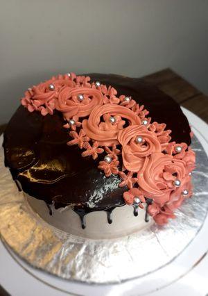 A picture of Chocolate cream cake 🎂.