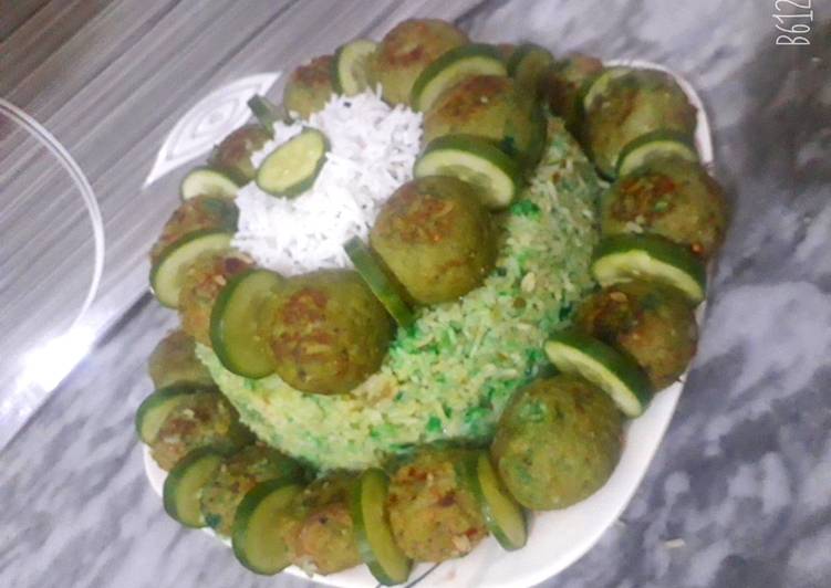 Green biryani with kofta cake🍽