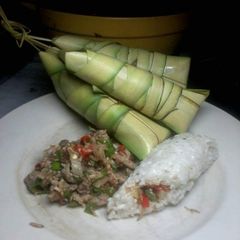 A picture of Rice cake w/bicol express filling(suman sa ibos).
