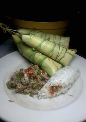 A picture of Rice cake w/bicol express filling(suman sa ibos).
