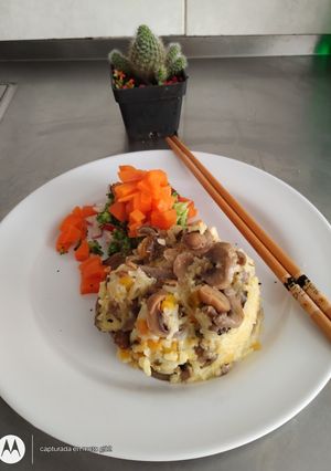 Una foto de Arroz en Molde con champiñones