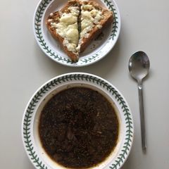A picture of Red Onion Soup.