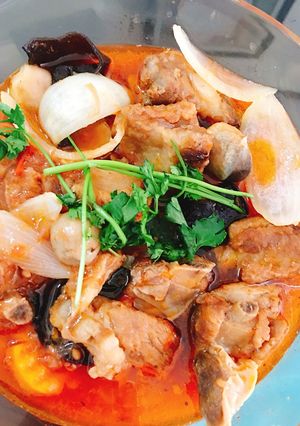 Hình của món Sườn non chua ngọt.