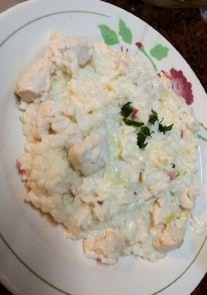 Una foto de Arroz con pollo a la crema‼️