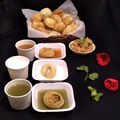 Pani puri A picture of Pani puri.