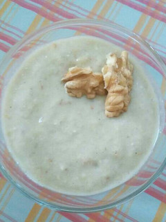 Una foto de Batido de fruta con avena y nueces