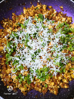 पनीर भुर्जी (paneer bhurji recipe in marathi) रेसिपी चे मुख्य फोटो
