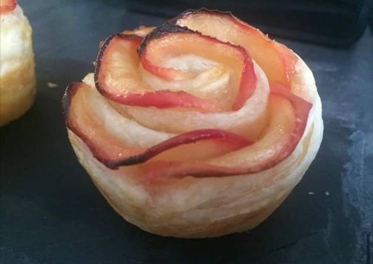 Apple puff pastry roses