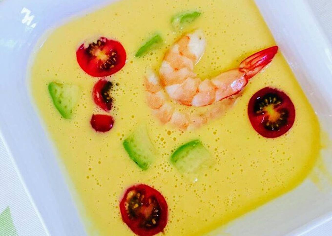 Crema fría de maíz con langostinos