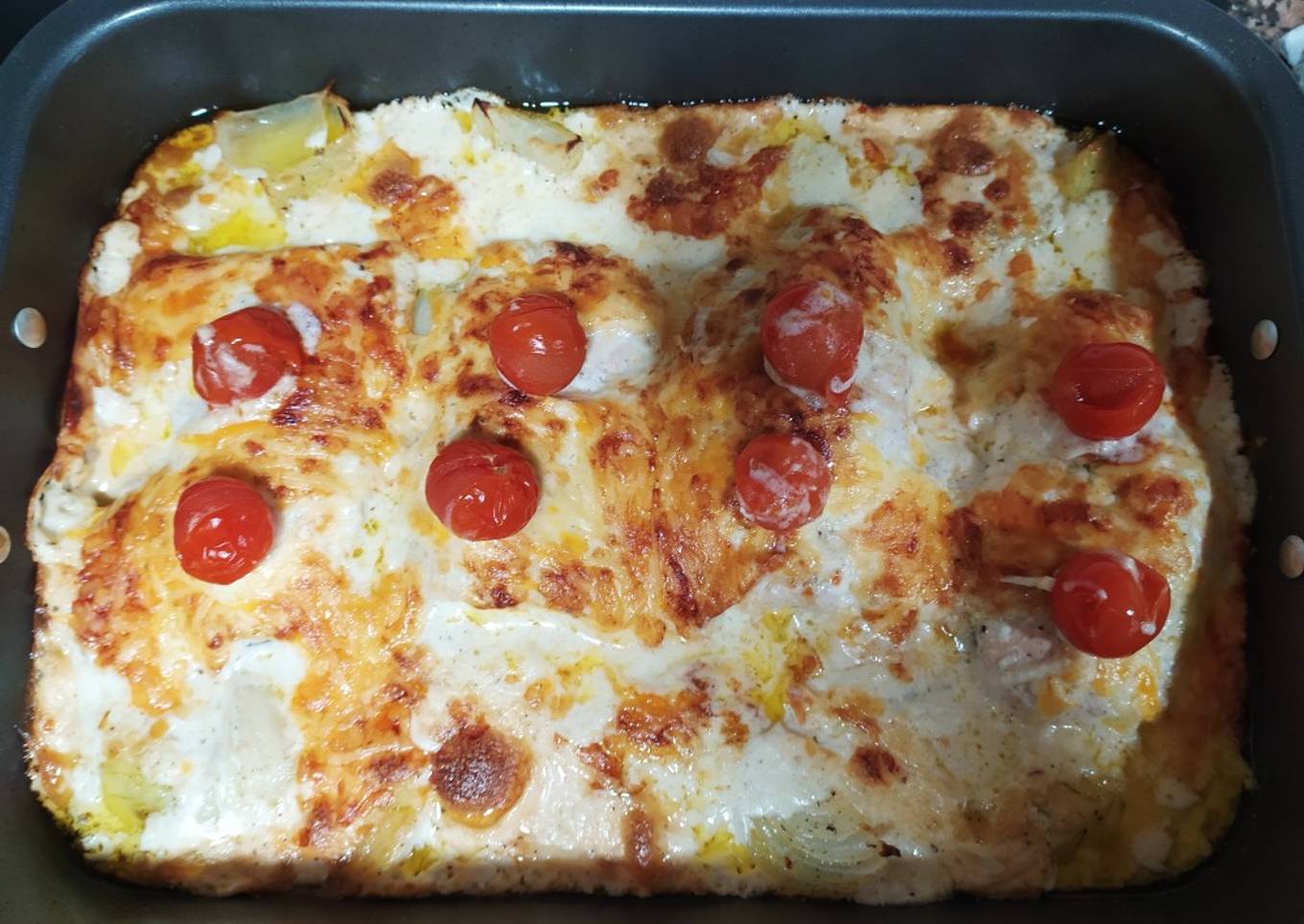 Salmón al horno gratinado con verduras