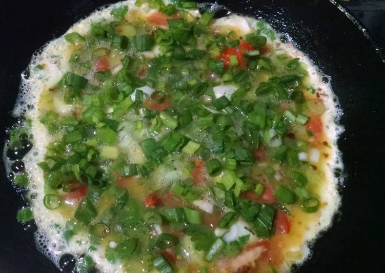 Steps to Make Super Quick Homemade Hara bhara Omlet