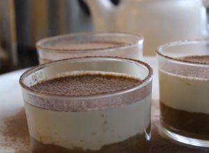 Una foto de 😉 Tiramisú fácil y saludable de tofu en 5 min - 👉 Recetas de Postres Veganos