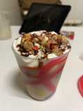 Cappuccino caramelo con topping