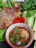 หมูย่างน้ำจิ้มแจ่ว