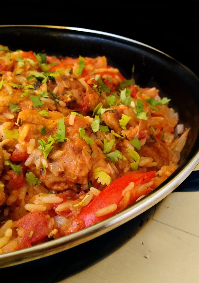 Una foto de Arroz con pollo con especias para fajitas🥘🍗