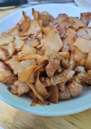 Hình của món Măng chua xào thịt heo(lợn).