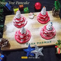 A picture of Christmas Tree Pancake.