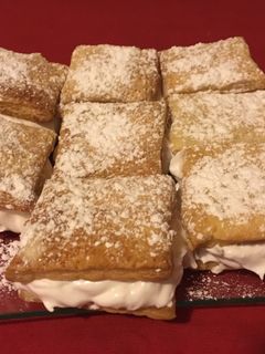 Una foto de Milhojas de merengue italiano