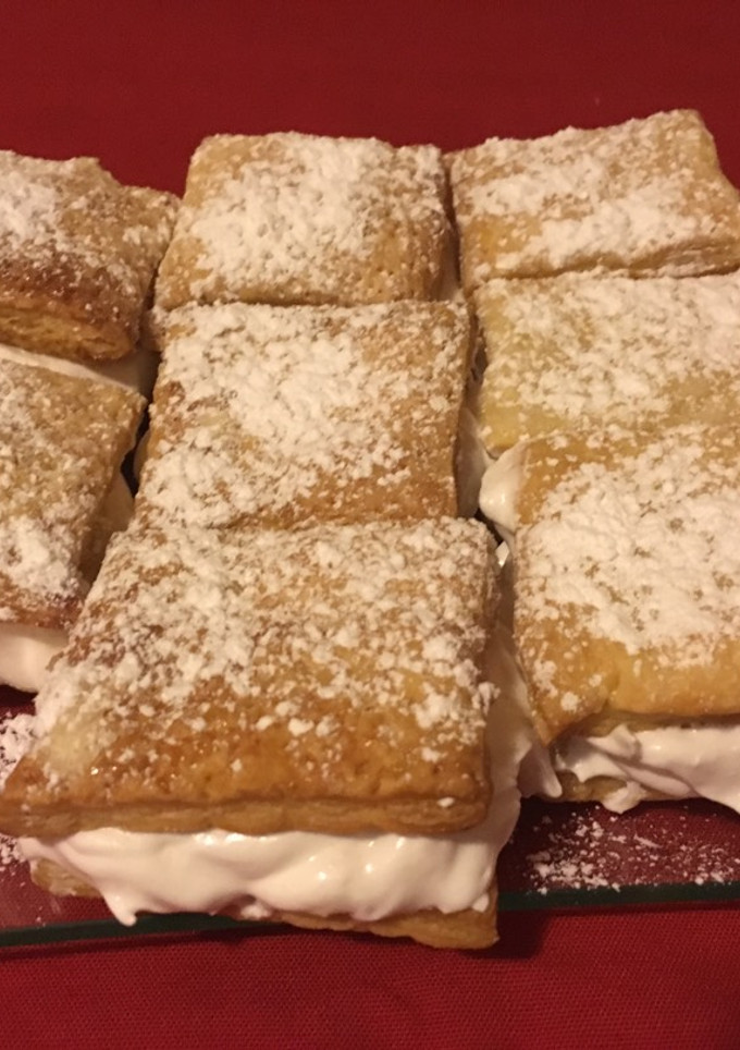 Una foto de Milhojas de merengue italiano
