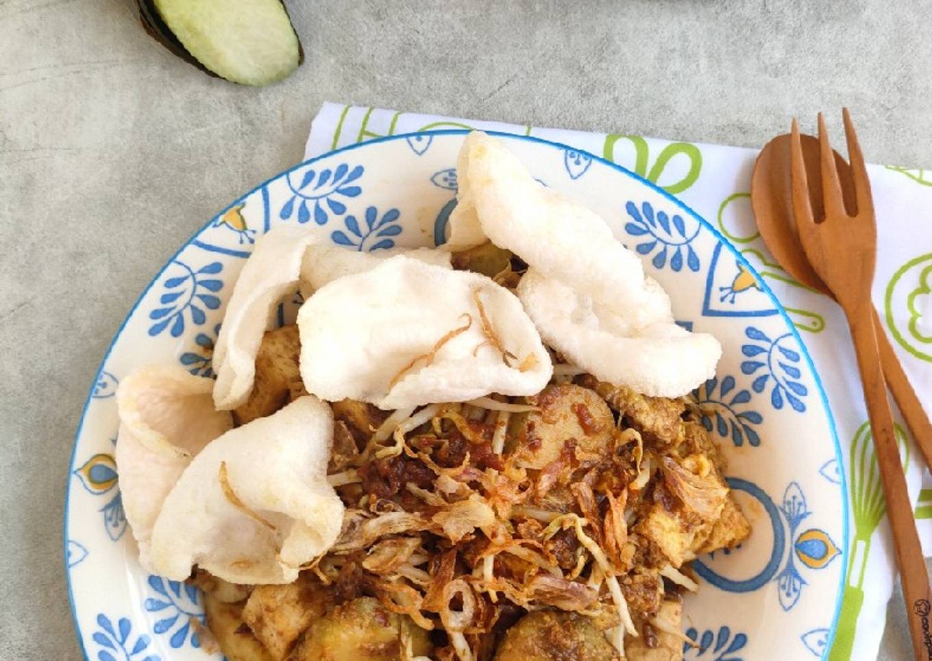 Lontong Kecap (Tahu Tek) khas Jawa Timur