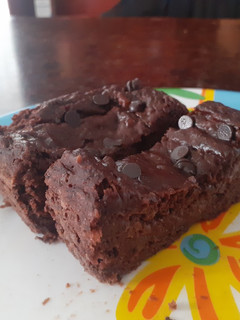 Una foto de Brownie Húmedo de Chocolate y Banana (Fácil) ¡! 🥧🍫