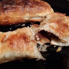 A picture of Spiced Apple roll.