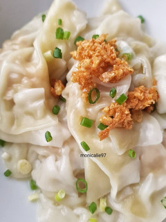 Foto resep Pangsit Kuah (Wonton Soup) dan Bakso goreng