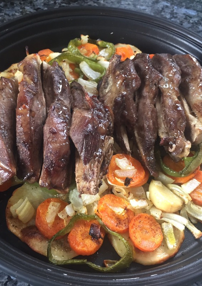 Una foto de Galtas al horno en cama de patatas