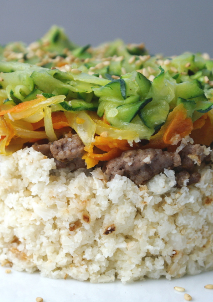 Una foto de Arroz de coliflor con verduras