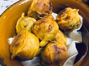 A picture of aloo bonda
