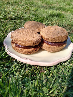Una foto de Alfajores veganos