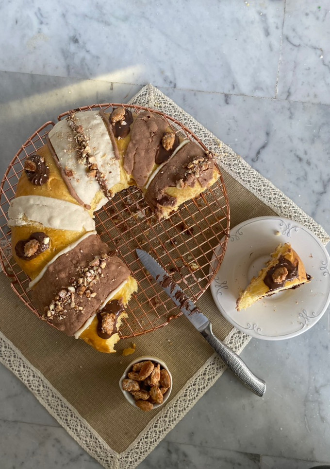 Una foto de Rosca de reyes rellena de nutella