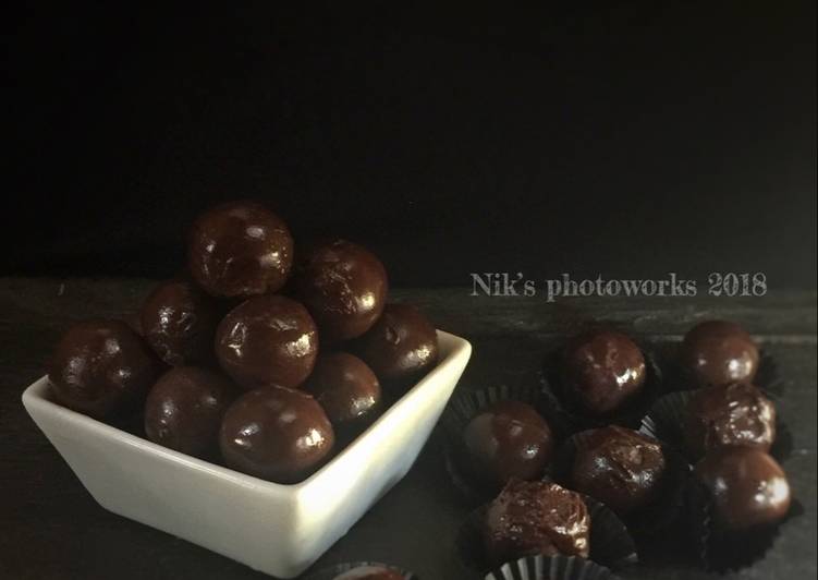 Chocolate truffles with cake batter