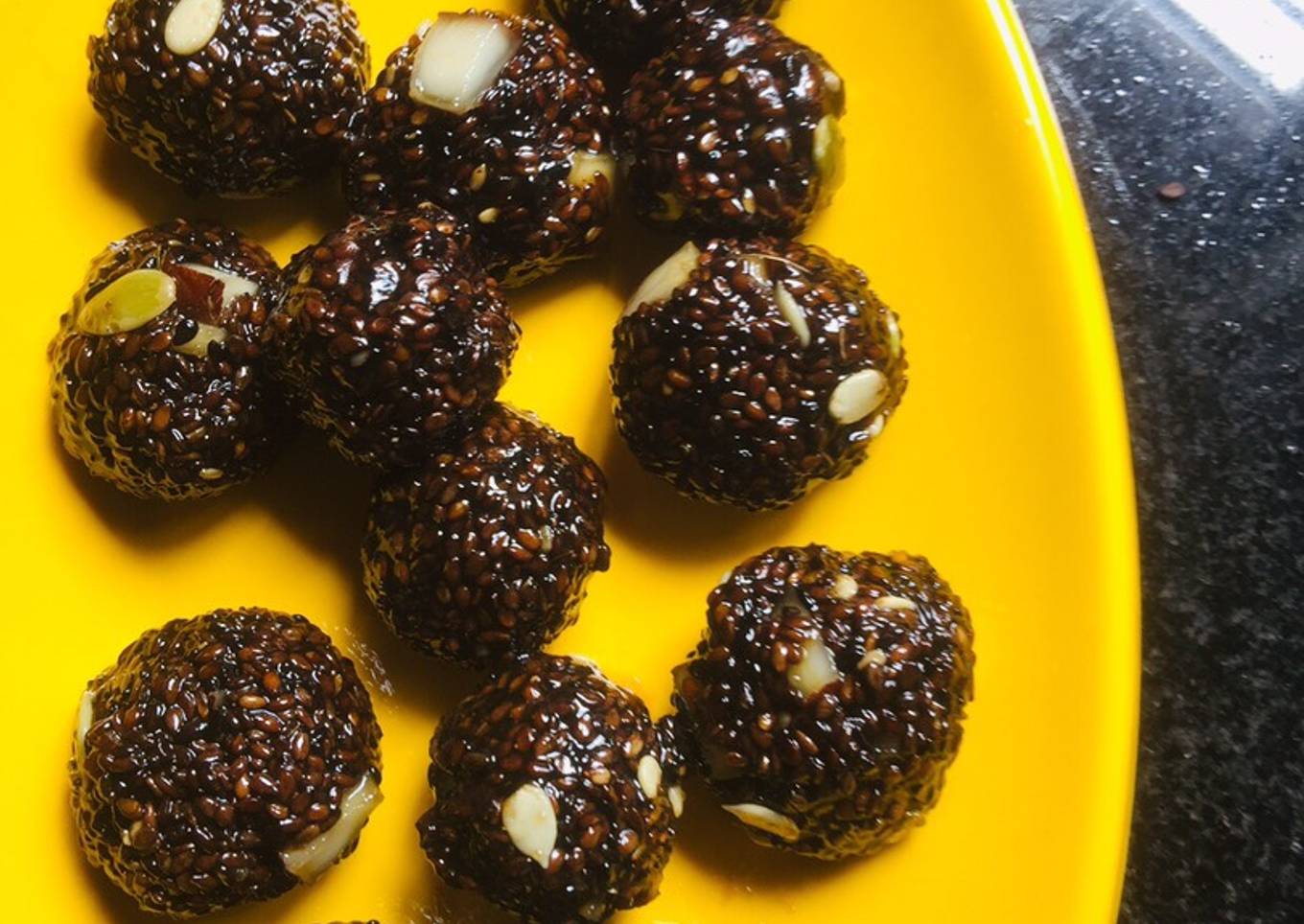 Sesame seeds sweet balls