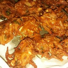 A picture of Onion cabbage pakoda.