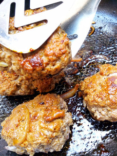 A picture of Pan grilled minced beef.