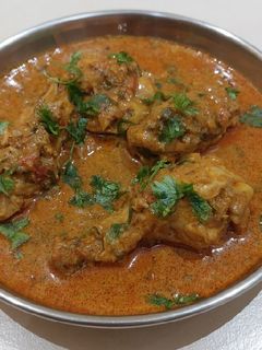 चिकन ग्रेव्ही (chicken gravy recipe in marathi) रेसिपी चे मुख्य फोटो