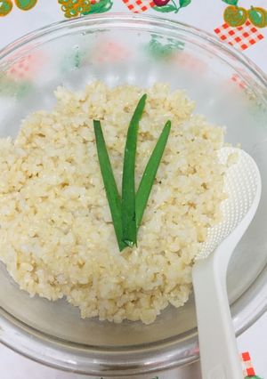 Una foto de Arroz integral en olla arrocera!
